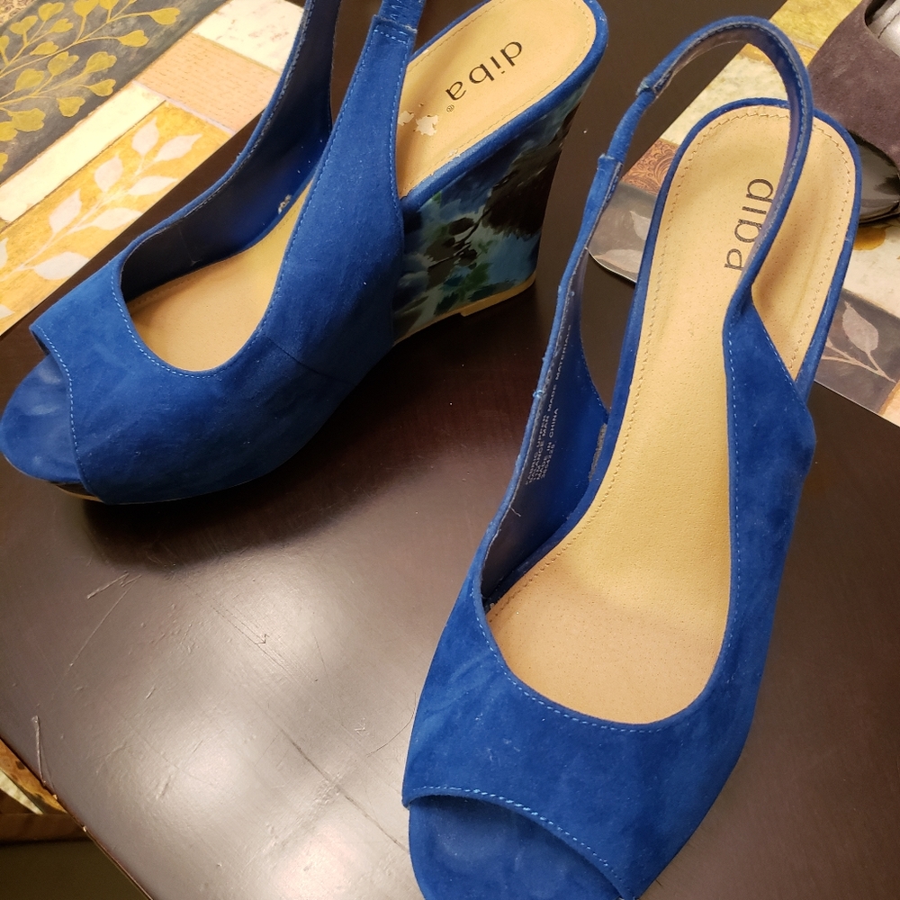 Sling back wedge shoes